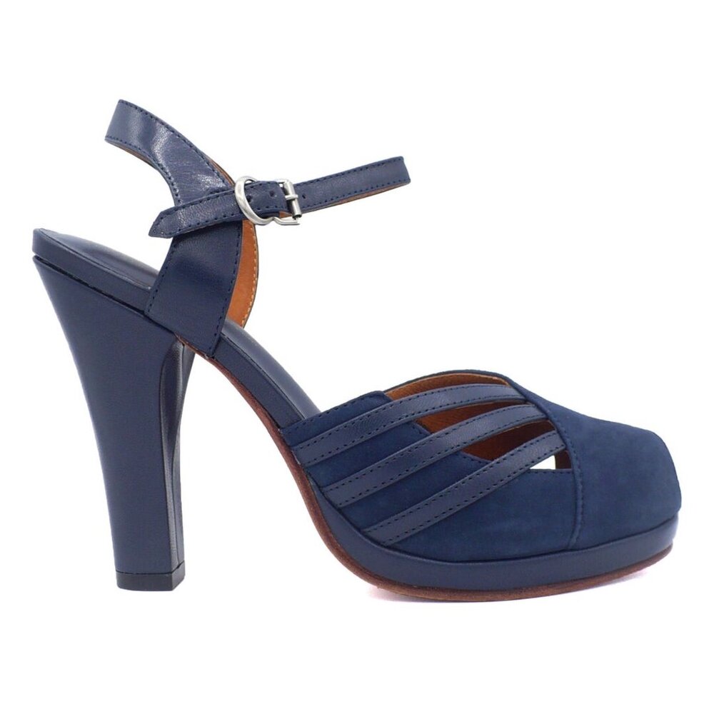 Like New Re-Mix Classic Vintage "Rhonda" Leather/Suede Heels Navy Blue Size 6